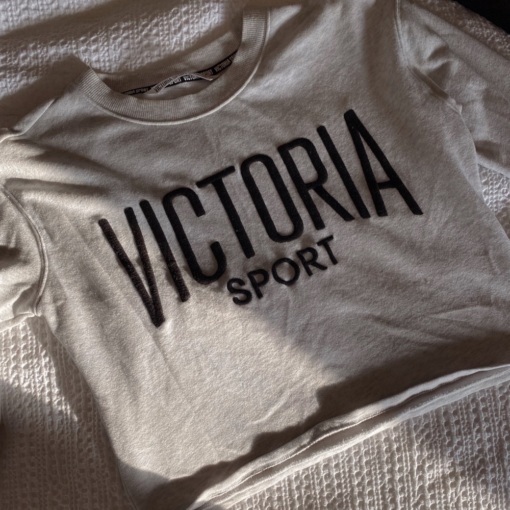 Crop sweater